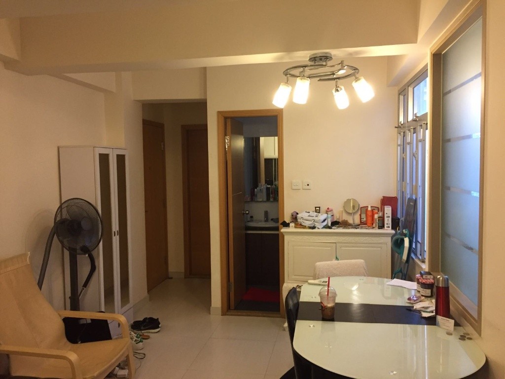 Spacious Master bedroom in a spacious 2BR flat available now, great neighborhood! - 灣仔 - 房間 (合租／分租) - Homates 香港