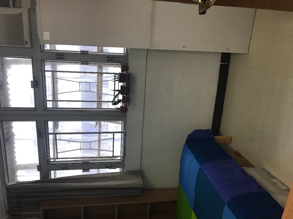 Looking for a Flat mate - Quarry Bay - Bedroom - Homates Hong Kong