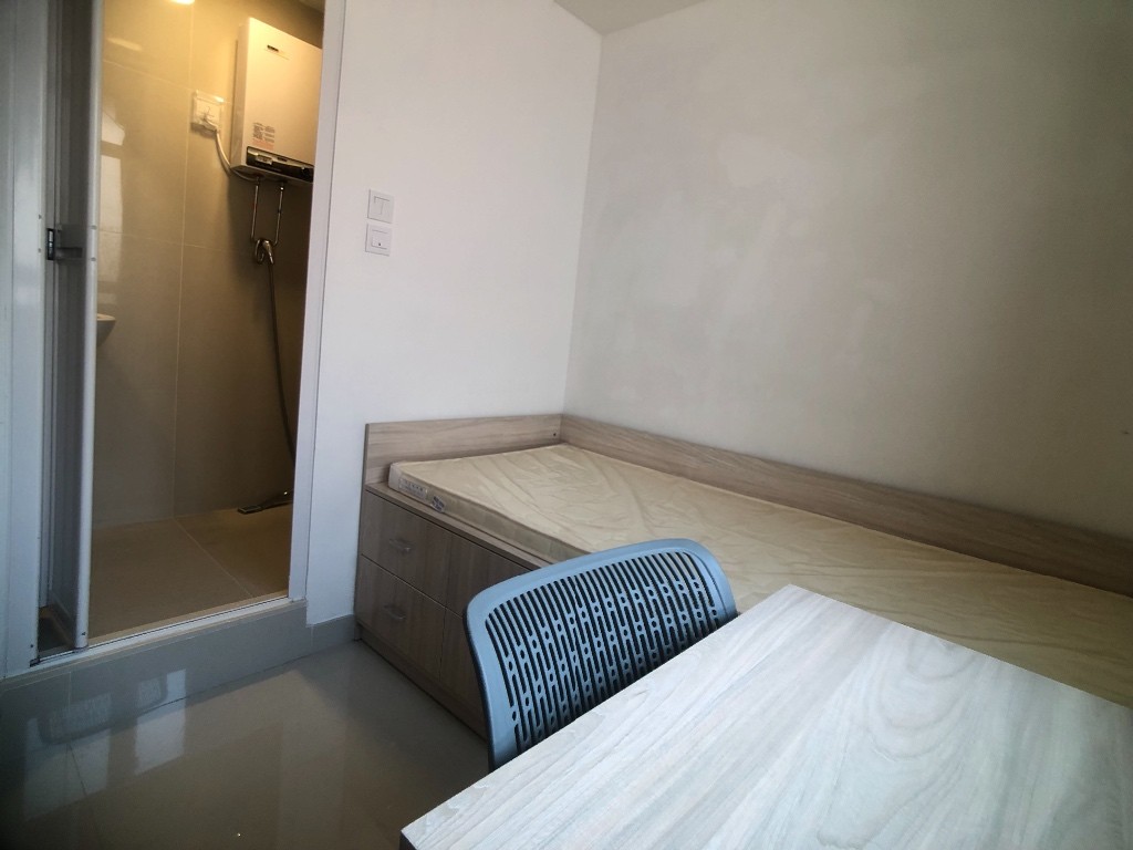 BRIGHT, SPACIOUS AND QUIET ROOM WITH PRIVATE BATH *** - 銅鑼灣 - 房間 (合租／分租) - Homates 香港