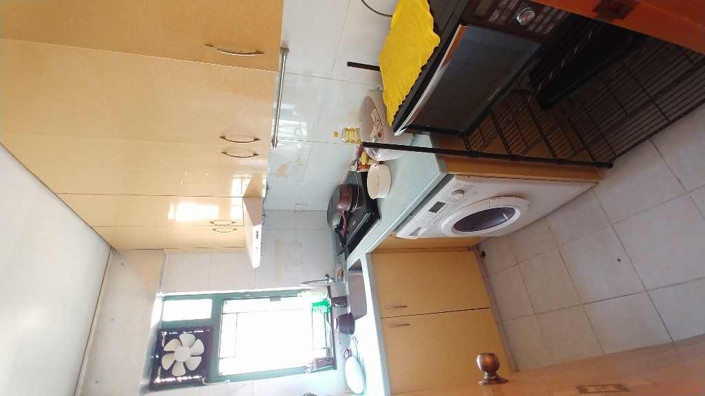 Single room in massive 700sqft fully furnished Prince Edward flatshare 3 min from MTR with rooftop! - 太子 - 住宅 (整間出租) - Homates 香港