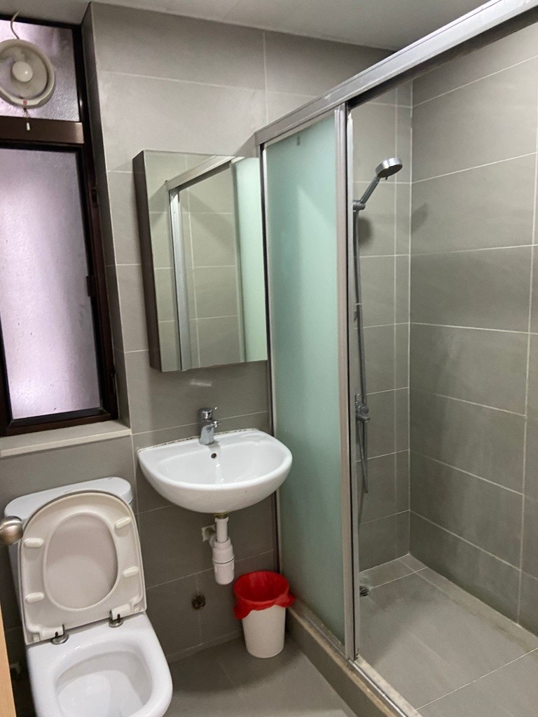 Causeway Bay shared flat with rooftop (near Times square, MTR station) - 銅鑼灣 - 房間 (合租／分租) - Homates 香港