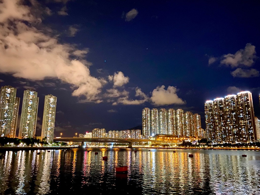 荃灣西鐵站海濱花園高層海景大房出租，電器齊，馬上可入住 - 荃灣 - 房間 (合租／分租) - Homates 香港