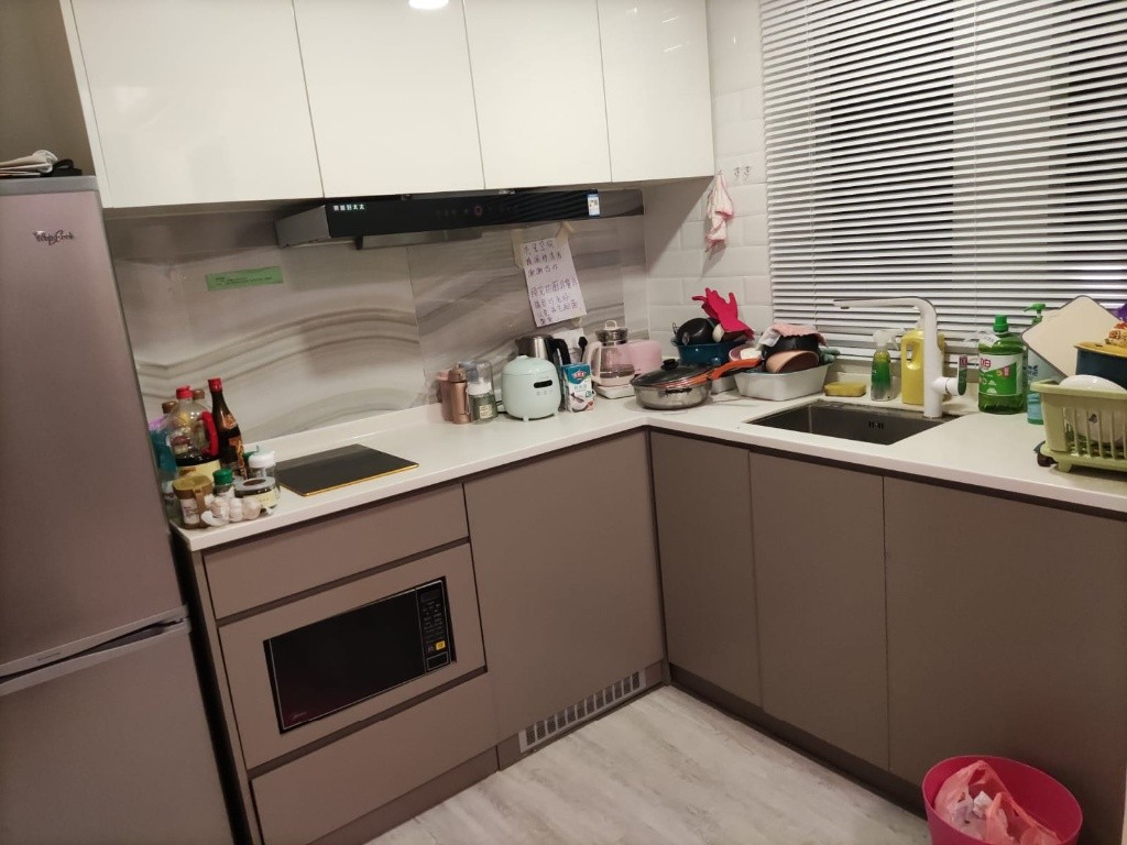 油麻地金堂大廈女生共居空間 Yau Ma Tei  Coliving Space for Rent very close to MTR station - Mong Kok/Yau Ma Tei - Bedroom - Homates Hong Kong