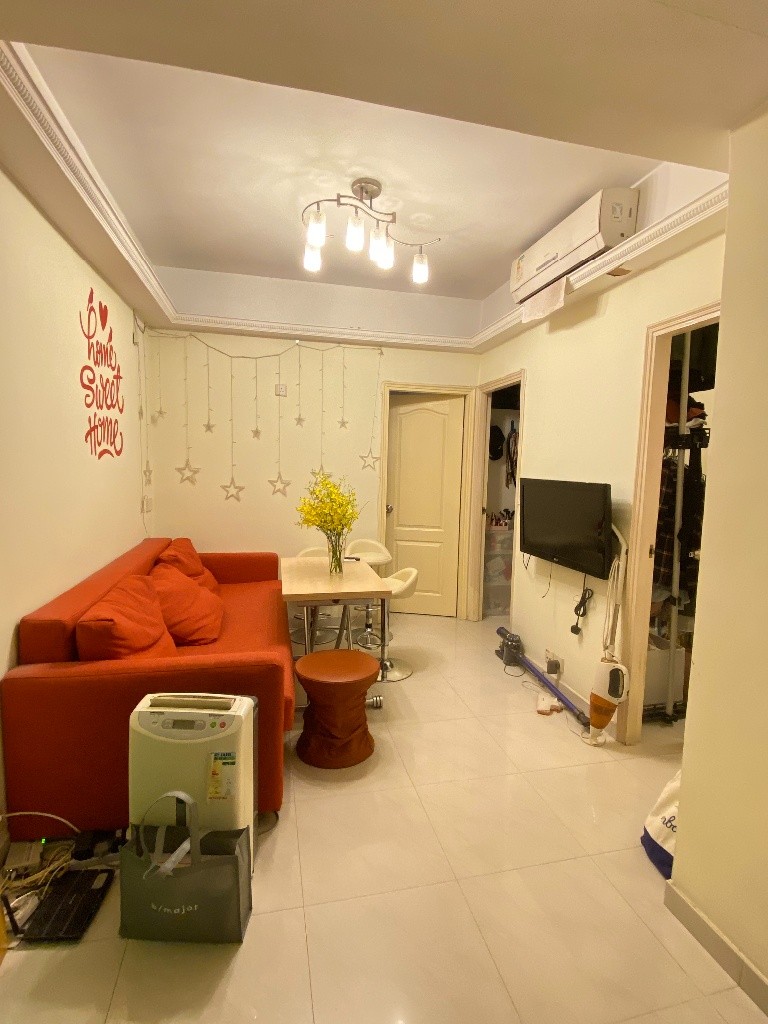 Spacious Room available in Wanchai for HKD6400 - 灣仔 - 房間 (合租／分租) - Homates 香港