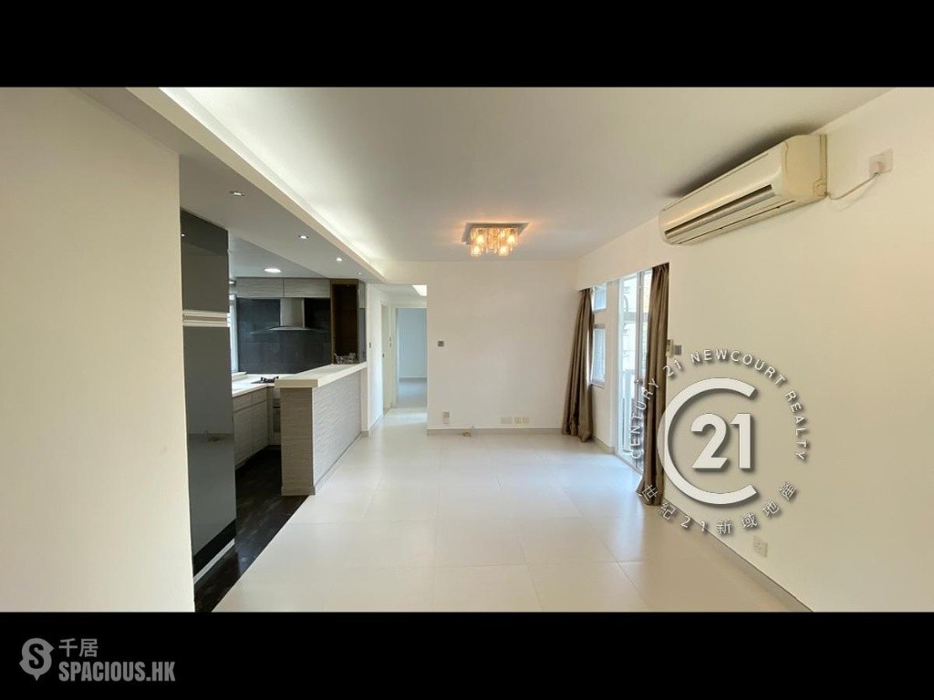 Beautiful modern and scenic apartment looking for a flat mate to share with - 愉景灣 - 房間 (合租／分租) - Homates 香港