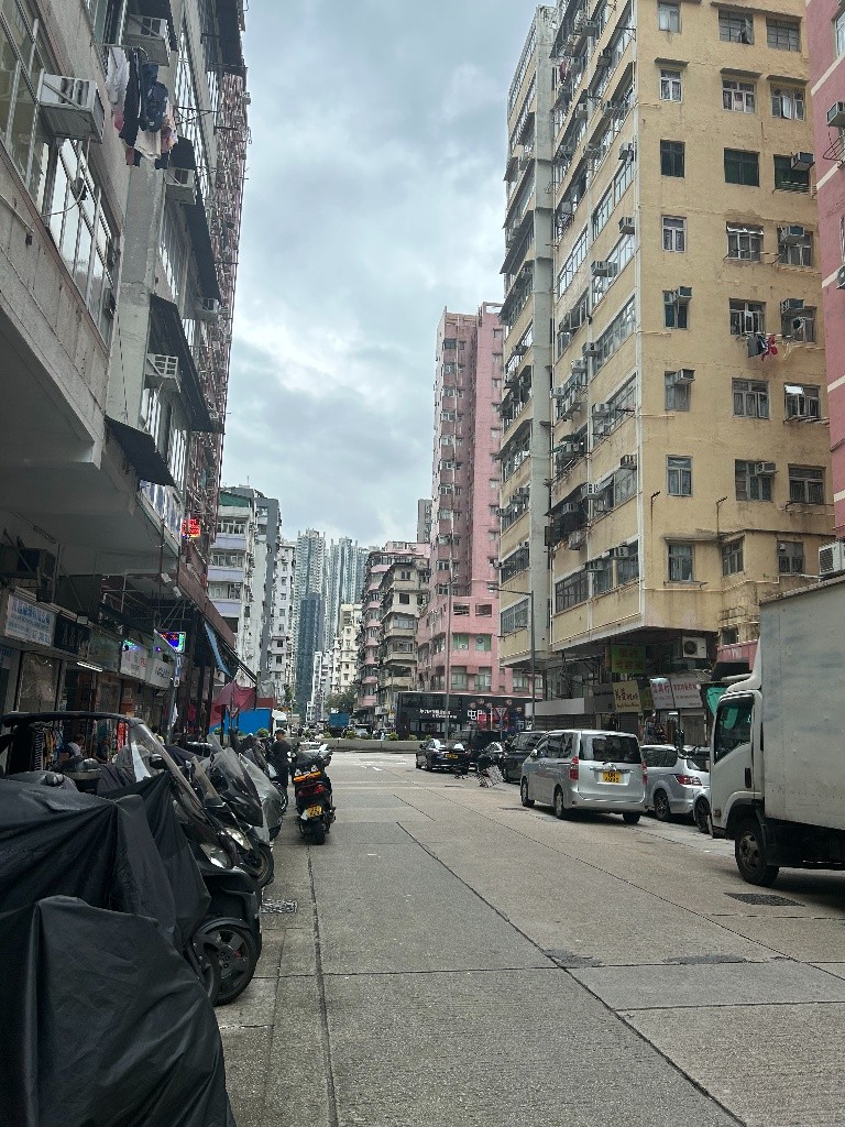 Sham Shui Po female Coliving space  Cheung Sha Building( share Toilet Kitchen) - 深水埗 - 房间 (合租／分租) - Homates 香港