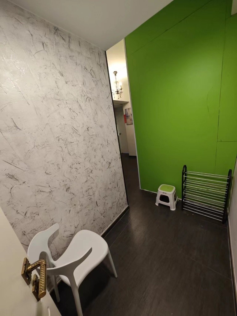 Prince Edward Coliving Space for rent英來大廈 (共居空間)出租 share kitchen Toilet - Prince Edward - Bedroom - Homates Hong Kong