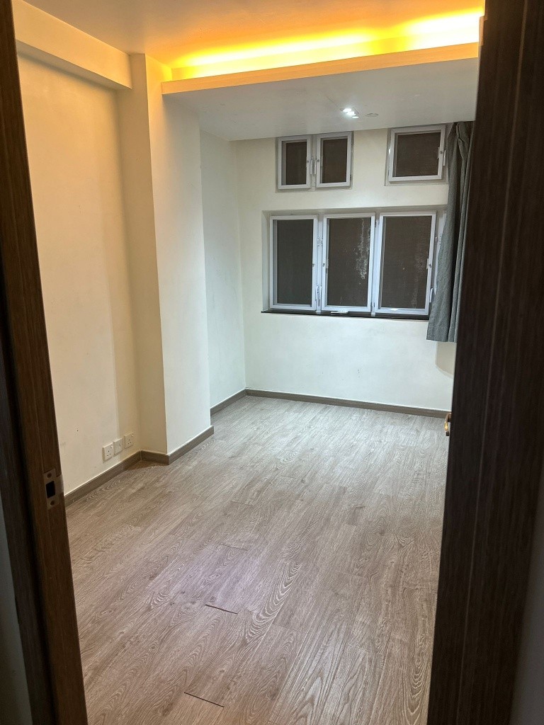 35 years old professional Looking for a friendly flatmate in Sheung Wan - Sheung Wan/Central - Bedroom - Homates Hong Kong