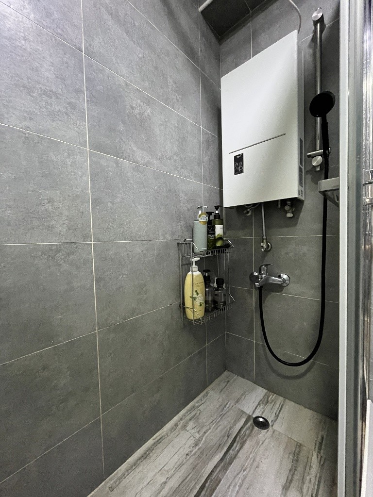 招一女室友 觀塘 分租一書睡房 光猛 全新裝修 乾淨安靜 樓下商場餐廳超市 小巴巴士地鐵 - 觀塘/秀茂坪 - 房間 (合租／分租) - Homates 香港