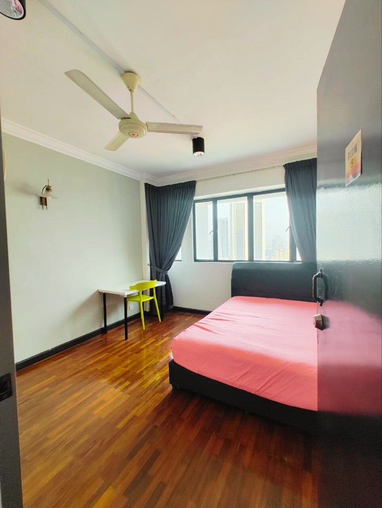 [Actual Room]  Discover Kuala Lumpur with Ease 🙏 Only 2 Min Walk To LRT- 3 Station To LRT Masjid Jamek 🕌 - Wilayah Persekutuan Kuala Lumpur - 房間 (合租／分租) - Homates 馬來西亞