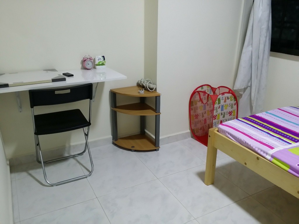 Near Pioneer MRT Common Room for Rent @ 96107306 Jurong West - Boon Lay - Bedroom - Homates Singapore