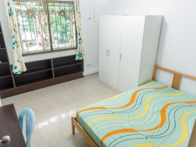 Punggol Blk 107B room for rent (young chinese family) - Blk 107B Edgefield Plains 