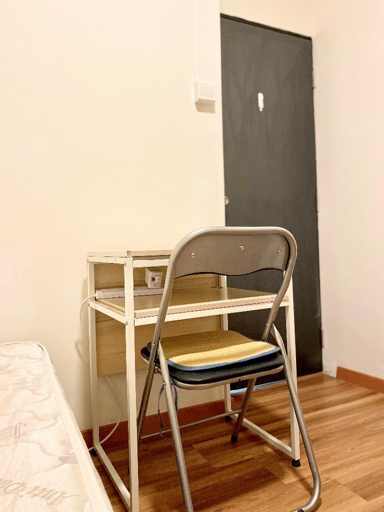 $680 aircon single ladies. Available 8 Feb. No agent fee. Contact owner for viewing. - Hougang 后港 - 分租房间 - Homates 新加坡