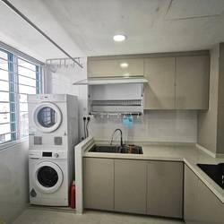 Available Immediate - Common Room/Wifi/Air-con/No owner staying/No Agent Fee/Cooking allowed/Novena MRT  / Toa Payoh MRT / Boon Keng / Thomson MRT  - Toa Payoh - Bedroom - Homates Singapore