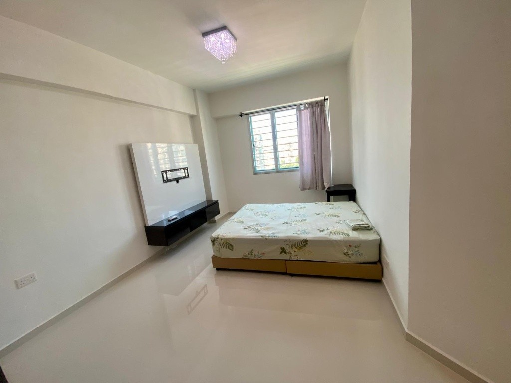 Available Immediate - Common Room/Wifi/Air-con/No owner staying/No Agent Fee/Cooking allowed/Novena MRT  / Toa Payoh MRT / Boon Keng / Thomson MRT  - Toa Payoh - Bedroom - Homates Singapore