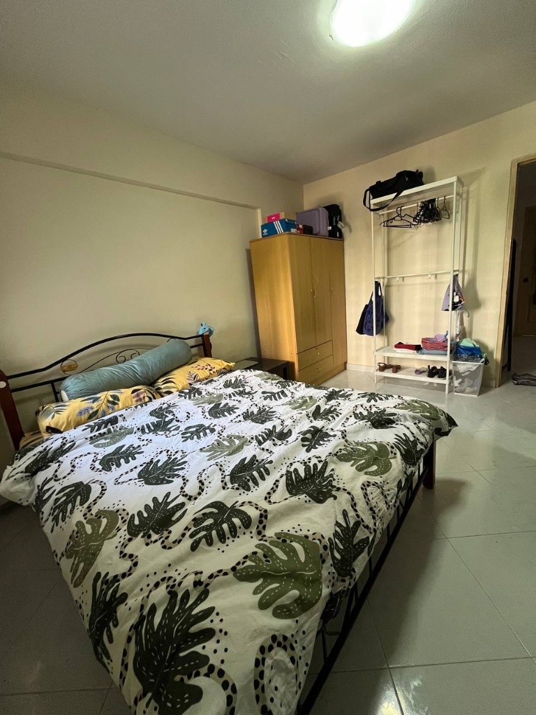 FOR LEASE TAKEOVER: Master bedroom with attached bathroom for rent near 🟢 Chinese Garden MRT and 🟢🔴 Jurong East MRT - Jurong East - Bedroom - Homates Singapore