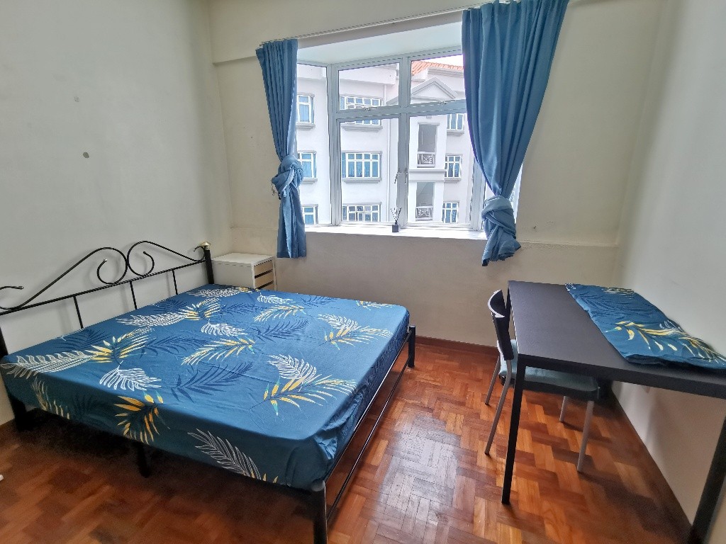 Available 16 Oct -Common Room/Wifi/Aircon/No owner staying/No Agent Fee/No owner staying/Cooking allowed/Novena MRT/Mount Pleasant MRT                 - Novena - Bedroom - Homates Singapore