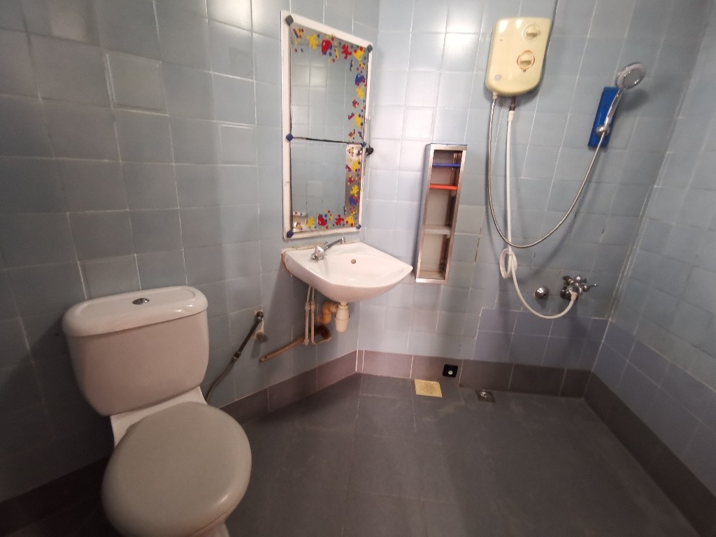 Room for Rent / Jurong East MRT / Deluxe Queen Room / 1-2 Pax Stay / Available Immediate/RM1 - Jurong East 裕廊東 - 分租房間 - Homates 新加坡