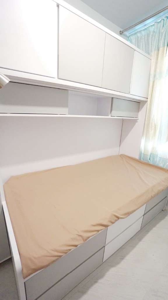 FEMALE SINGLE ROOM FOR RENT with Full Facilities. 4 window s, mountain  Greek view  and facing to South side direction! - Sha Tin/Fo Tan - Bedroom - Homates Hong Kong