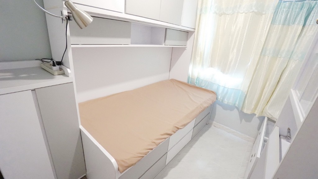 FEMALE SINGLE ROOM FOR RENT with Full Facilities. 4 window s, mountain  Greek view  and facing to South side direction! - Sha Tin/Fo Tan - Bedroom - Homates Hong Kong