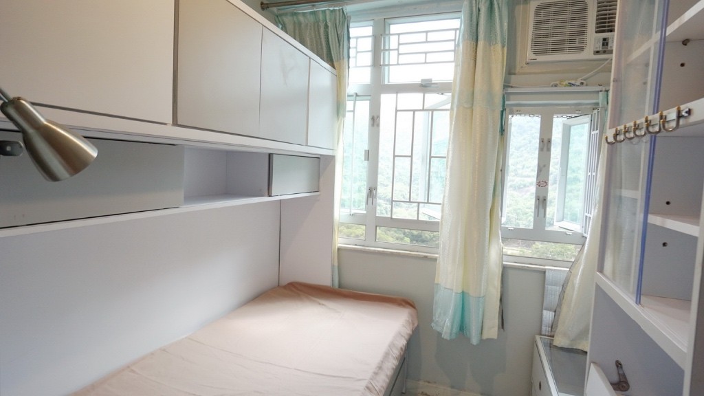 FEMALE SINGLE ROOM FOR RENT with Full Facilities. 4 window s, mountain  Greek view  and facing to South side direction! - Sha Tin/Fo Tan - Bedroom - Homates Hong Kong