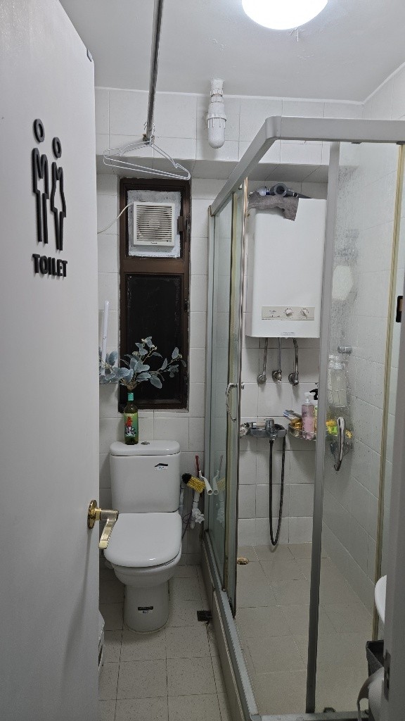 1月-搵1名roommate合租-灣仔單幢式新淨兩房兩廳 - Wan Chai - Bedroom - Homates Hong Kong