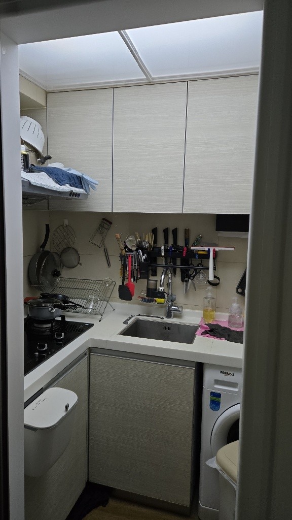 1月-搵1名roommate合租-灣仔單幢式新淨兩房兩廳 - Wan Chai - Bedroom - Homates Hong Kong