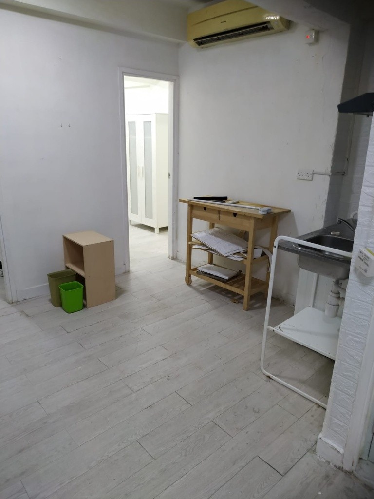 b02 CHEUNG SHA WAN ROAD MALE COLIVING SPACE  - Sham Shui Po - Bedroom - Homates Hong Kong