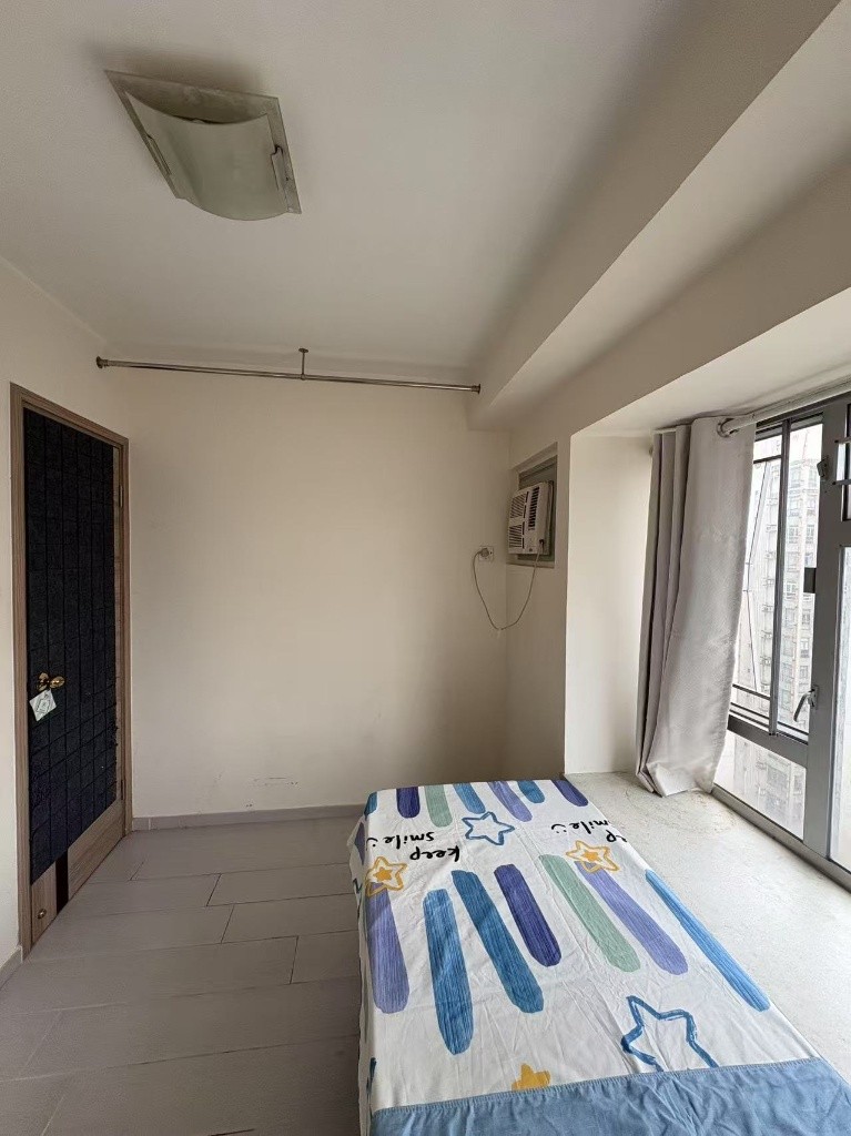 C037 Mong Kok Coliving Space locate at Mong Kok - Mong Kok/Yau Ma Tei - Bedroom - Homates Hong Kong