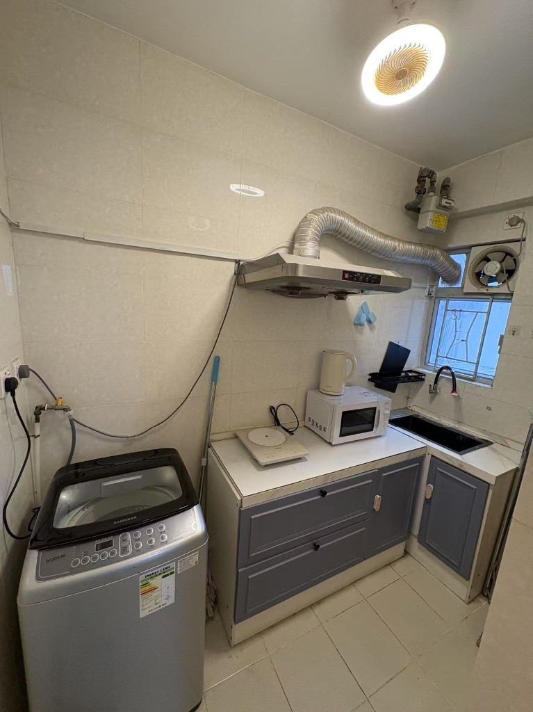 C037 Mong Kok Coliving Space locate at Mong Kok - Mong Kok/Yau Ma Tei - Bedroom - Homates Hong Kong