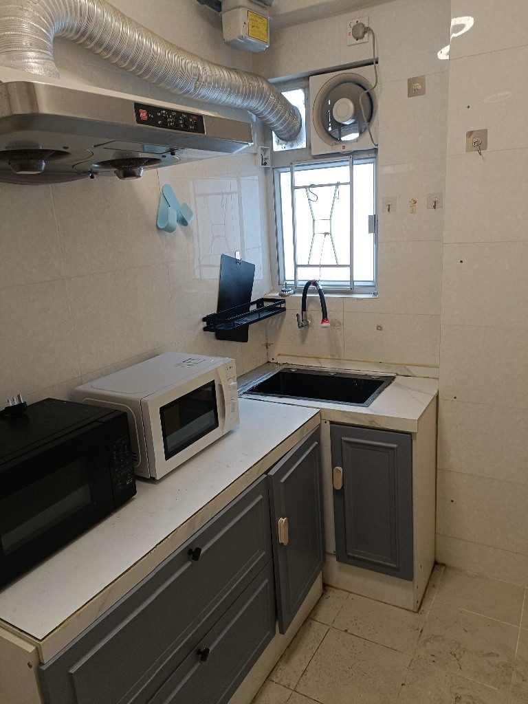C037 Mong Kok Coliving Space locate at Mong Kok - Mong Kok/Yau Ma Tei - Bedroom - Homates Hong Kong