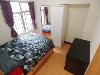 1 bedroom in a 3-room shared apartment in Mongkok - Tung Hing Building, 29A Tung Choi Street, Mongkok, Kowloon.