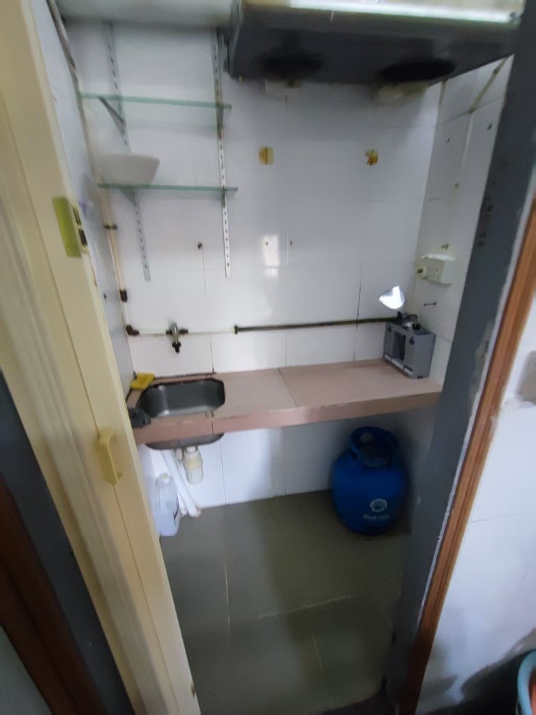 Z03 Sham Shui Po No Lift Chinese Building  - 深水埗 - 房間 (合租／分租) - Homates 香港