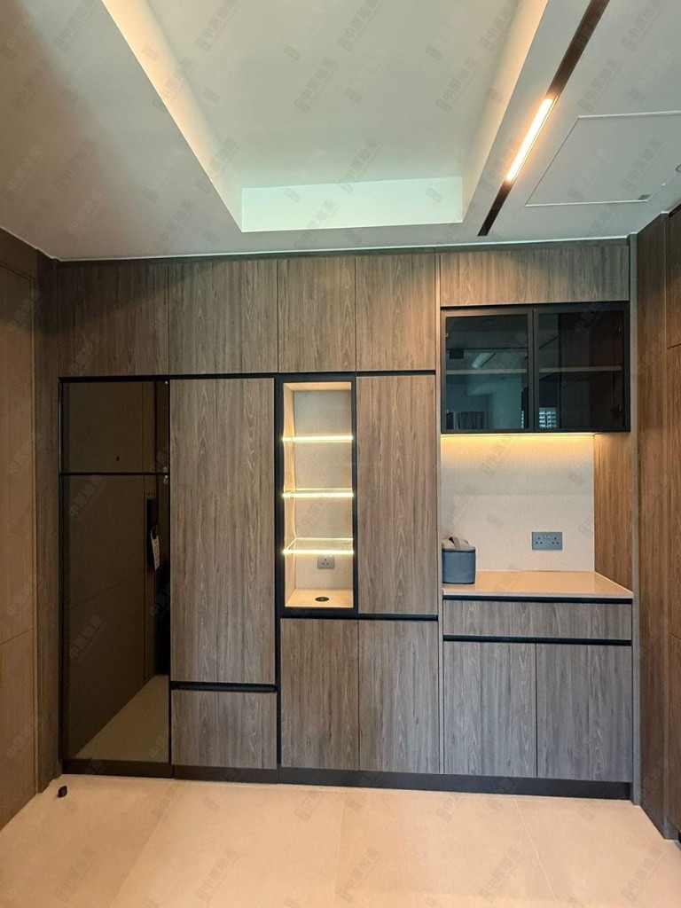 地理位置優越：位於天璽．天 1期核心區域，交通便利，附近有商場、超市、餐飲及生活配套設施，生活方便。  戶型實用：B1房佈局方正，採光良好，居住舒適。  安靜舒適：低層位置，遠離噪音，適合追求寧靜生活的人士。  設施完善：社區提供24小時保全、停車位及健身設施，生活便利安全。 - 九龍城 - 住宅 (整間出租) - Homates 香港