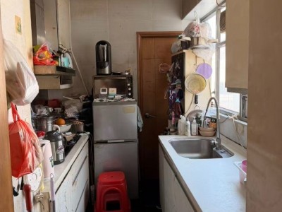 prince edward share unit kitchen  toilet share -  Emerald 28