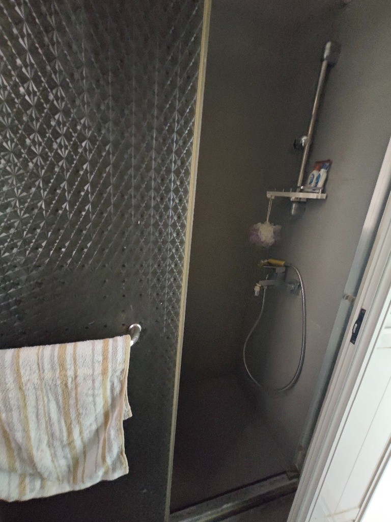 開揚交通方便新裝簡潔超大的單人房間 - 屯門 - 房間 (合租／分租) - Homates 香港