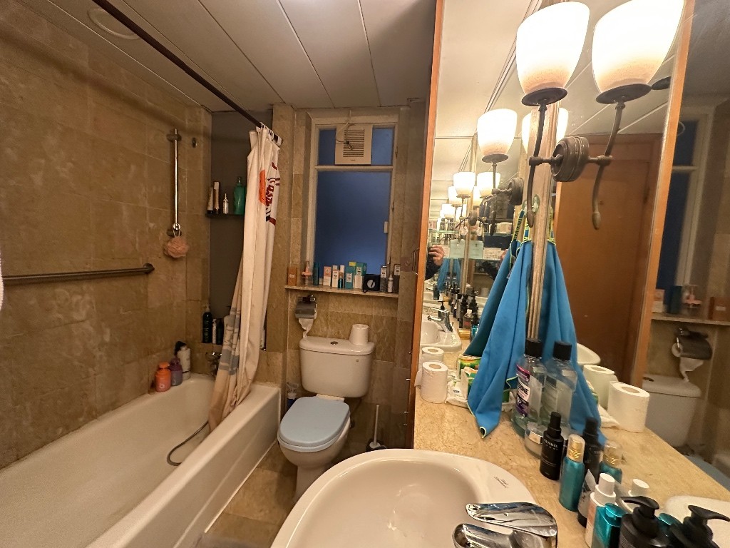 屋內總共四間房 三個洗手間 廚房客廳飯廳共用 - 紅磡/黃埔 - 房間 (合租／分租) - Homates 香港