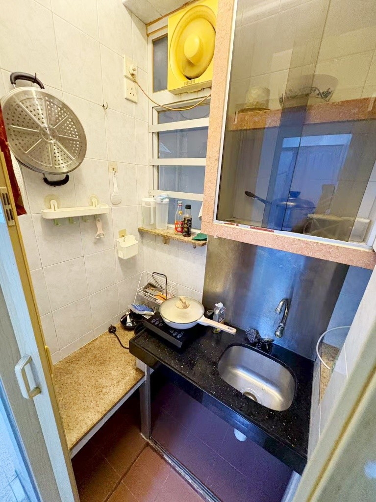 B06 Sham Shui Po Male Coliving space inclue wifi bed  - 深水埗 - 房間 (合租／分租) - Homates 香港