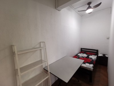 Somerset MRT/Newton MRT/Dhoby Ghaut MRT/ 28 - Dec Available/ Common Room for Rent / No Agent Fee - 2A Kian Tiam Road