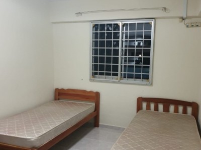 URGENT: Looking for 1 Female tenant - Common Room with AC (sharing) @ Tampines - BLK 157 TAMPINES ST. 12