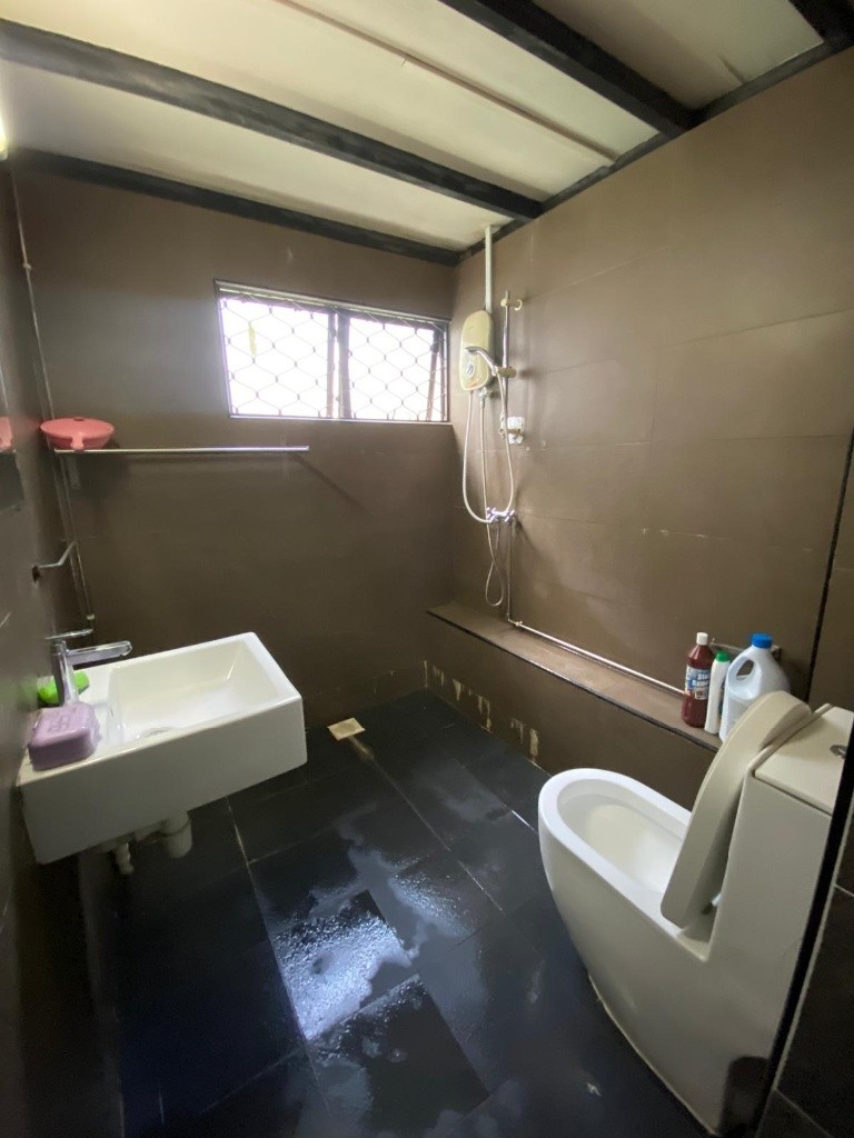 EAST GROVE Common Room/no Owner Staying/No Agent Fee/Cooking allowed/Kembangan MRT / Bedok MRT/ Eunos  MRT/ Available Immediate - Kembangan - Bedroom - Homates Singapore