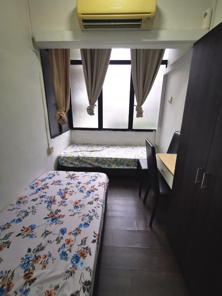 EAST GROVE Common Room/no Owner Staying/No Agent Fee/Cooking allowed/Kembangan MRT / Bedok MRT/ Eunos  MRT/ Available Immediate - Kembangan - Bedroom - Homates Singapore