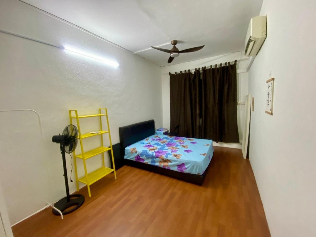 Room for Rent / Tiong Bahru MRT / Common Room / 1 Pax Stay / Available Immediate / RM1 - Tiong Bahru 中嗒魯 - 整個住家 - Homates 新加坡