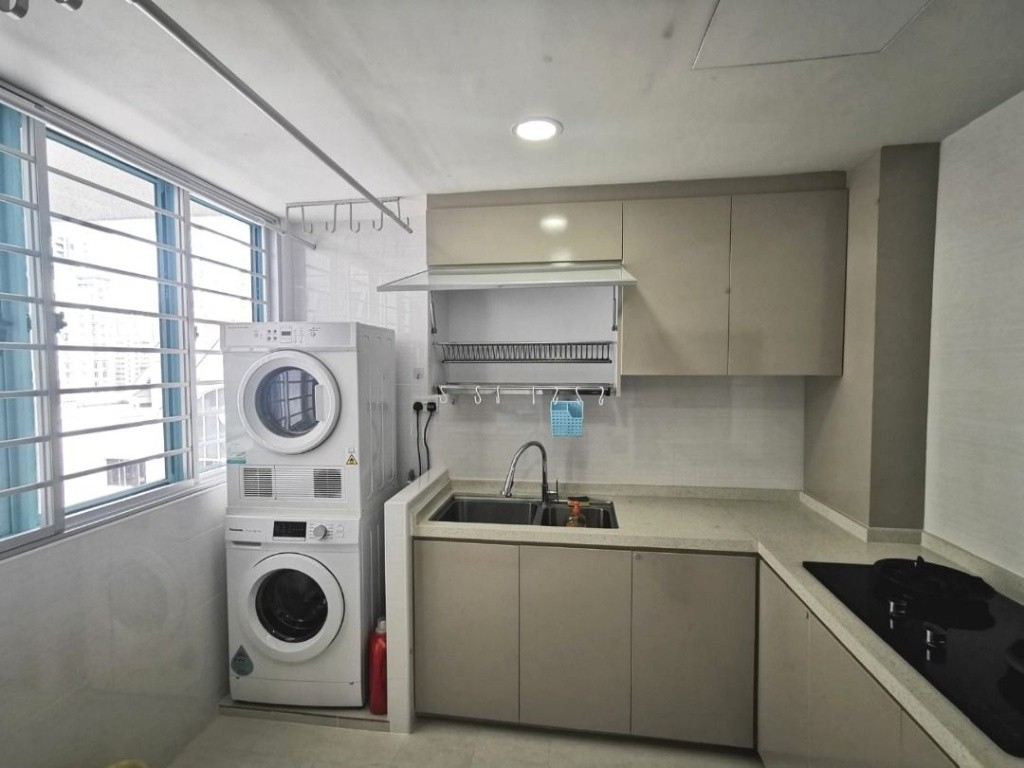 VICTORY HEIGHTS Middle Room /1 persons stay/No Owner Staying/Fully Furnished /WIFI/2 Shared Bathroom/allowed Light Cooking/ Balestier / Toa Payoh/Novena MRT/ Available on Immediately - Toa Payoh 大巴窯 - - Homates 新加坡