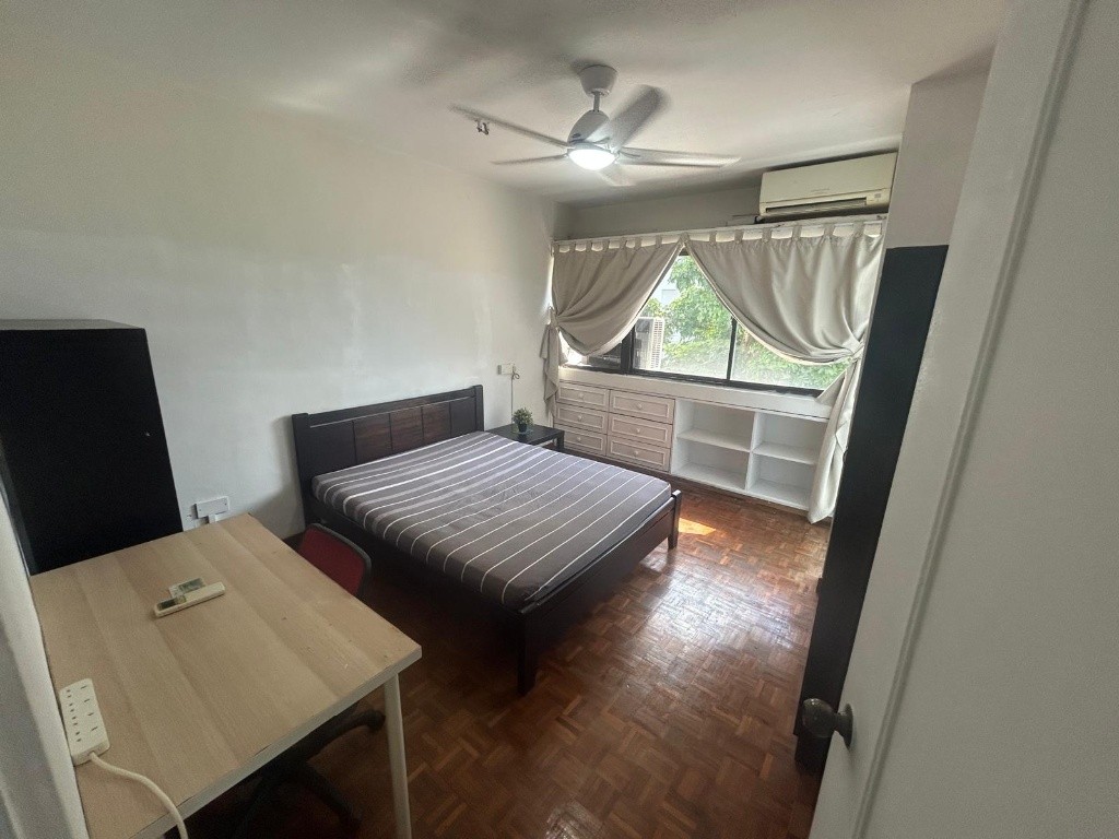 PINE GROVE 1P- Dover / Clementi mrt - Condo Master bedroom (Swimming pool &amp; gym) * Available Immediate - Bukit Timah - Flat - Homates Singapore