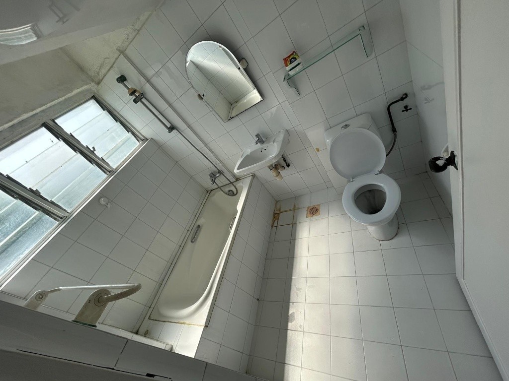 PINE GROVE 1P- Dover / Clementi mrt - Condo Master bedroom (Swimming pool &amp; gym) * Available Immediate - Bukit Timah - Flat - Homates Singapore