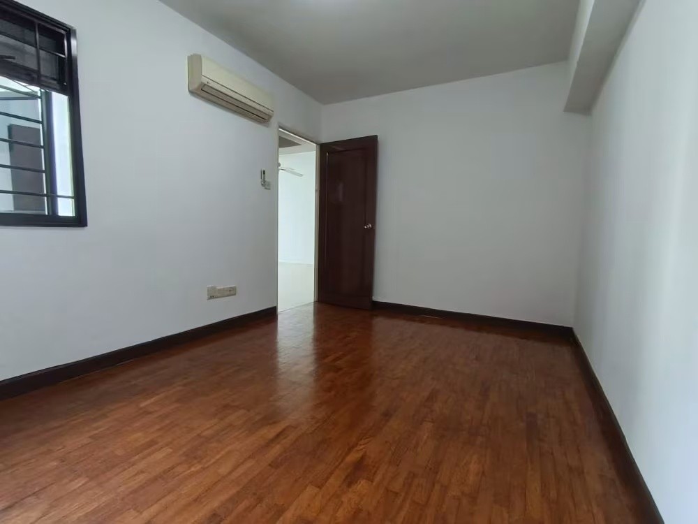 大牌404B 芬维兰巷 (Fernvale Lane)普通房出租 - Sengkang 盛港 - 分租房间 - Homates 新加坡