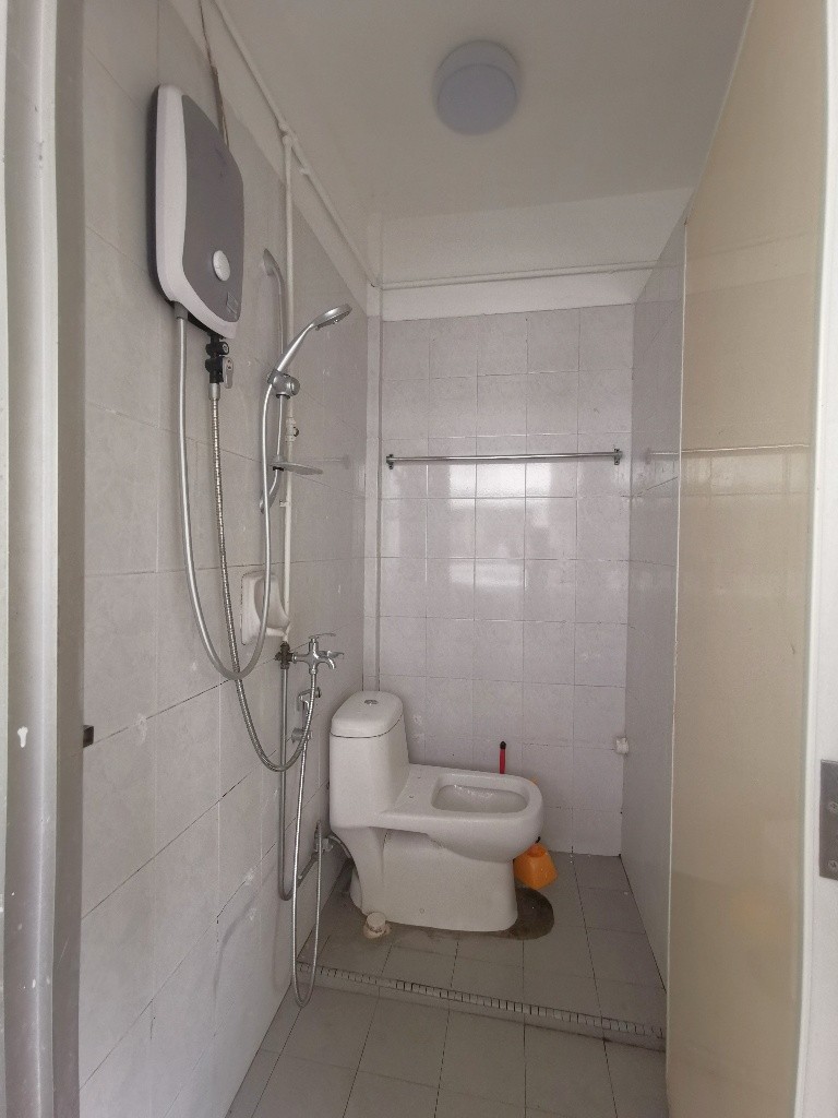 Room for rent / TOA PAYOH / NOVENA / Common room / 1pax stay / Available immediate - Toa Payoh 大巴窯 - 分租房間 - Homates 新加坡