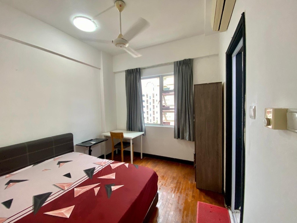 Room for rent / Kallang MRT / Stadium MRT / Mountbatten MRT / Master room / 1pax stay / Available 2 September - Geylang 芽籠 - 分租房間 - Homates 新加坡