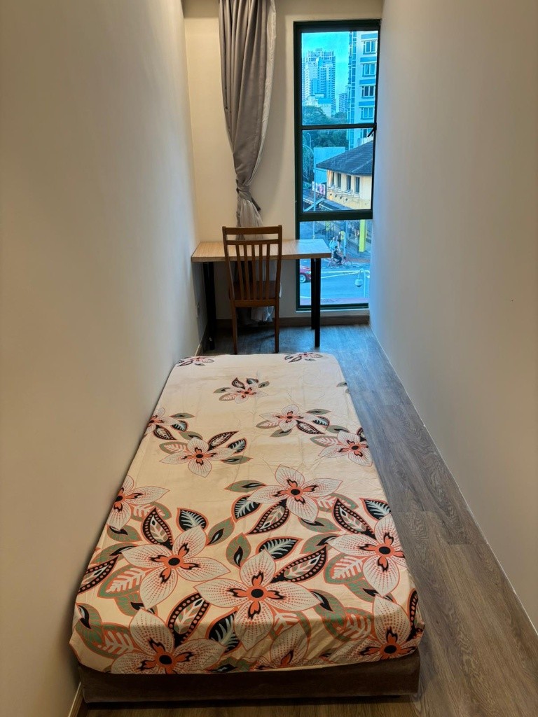 "Room for rent / BALESTIER / NOVENA / TOA PAYOH MRT / Common room / 1pax stay / Available October 6"		 - Toa Payoh 大巴窯 - 分租房間 - Homates 新加坡
